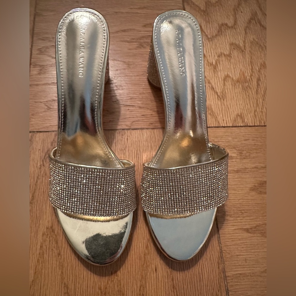 AZALEA WANG EMBERLINA GOLD
EMBELLISHED SANDAL